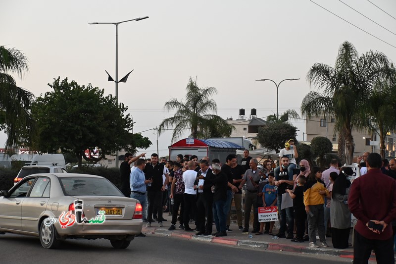 فيديو: مشاركة واسعة من اهالي وطلاب في الوقفة التنديدية ضد عنف الشرطة ويؤكدون : طلابنا ومدارسنا خط احمر ... مع غياب نواب البرلمان القسماويين ...